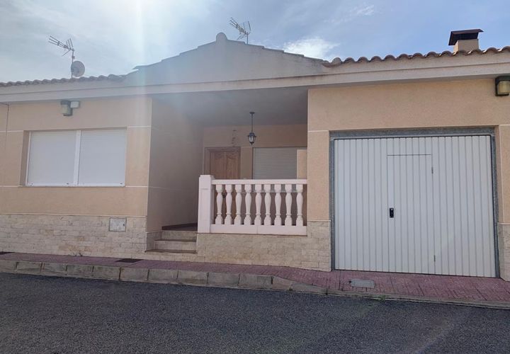 Rækkehus i Pinoso, Alicante, Pinoso - € 126.000 | Ref: V0045-22 - foto 1